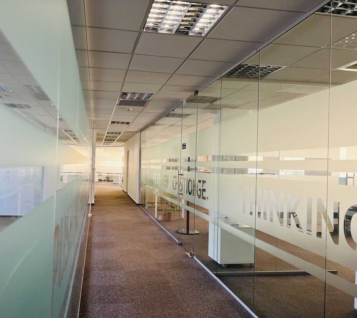 Spațiu de birouri Complexul WTCB - Poză 3