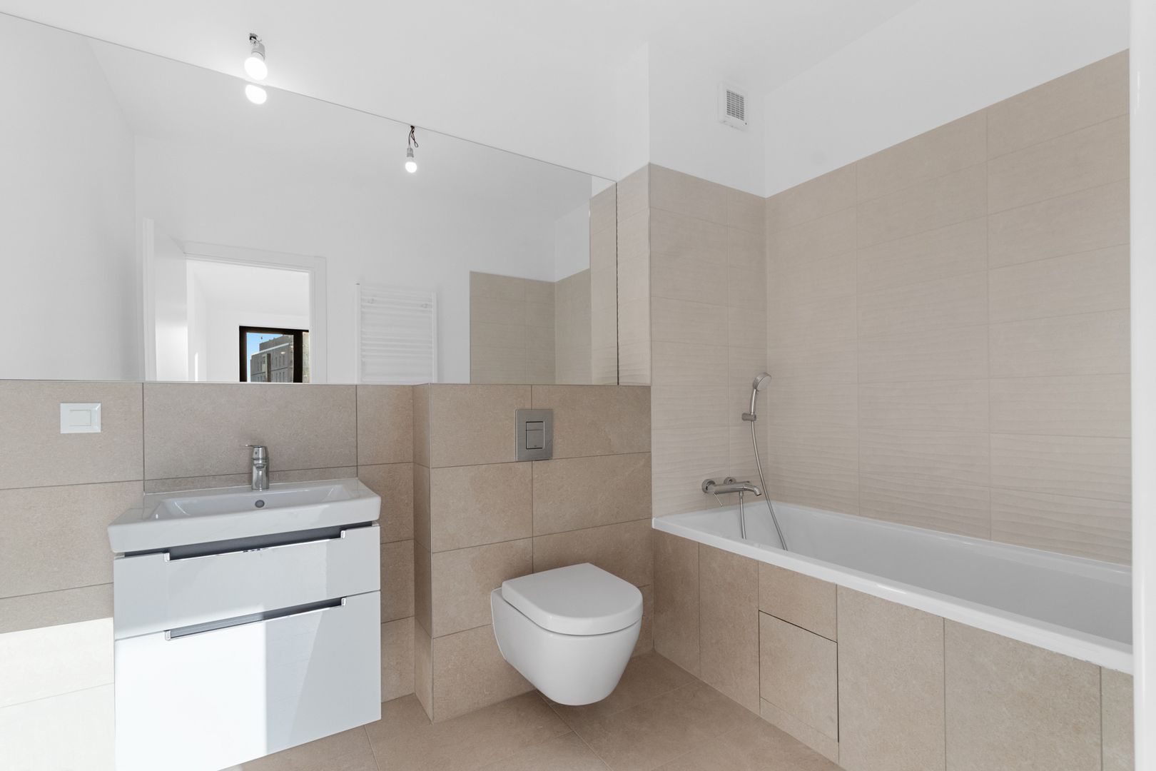 Apartament 4 camere - 112 mp - comision zero - 249000 Euro+tva - Poză 8