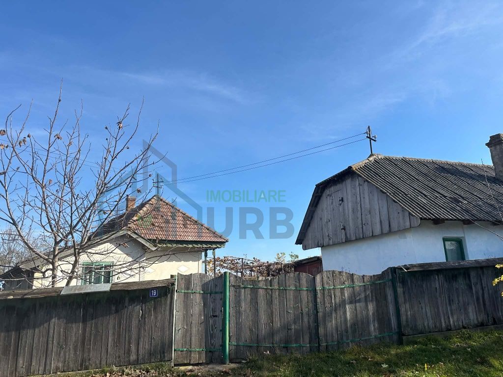 Casă bătrânească locuibilă și teren 1.900 mp – Hărmăneasa, comuna Heleșteni, Iași - Poză 3