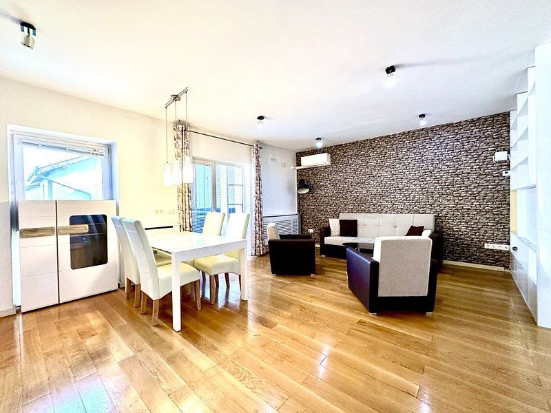 Apartament elegant -curte proprie - garaj - Poză 5