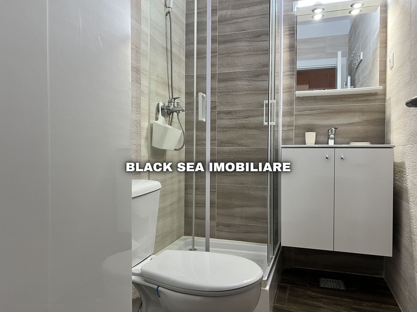 Garsoniera in Bloc nou, Statiunea Saturn - Parcare privata - Ocazie - Poză 4