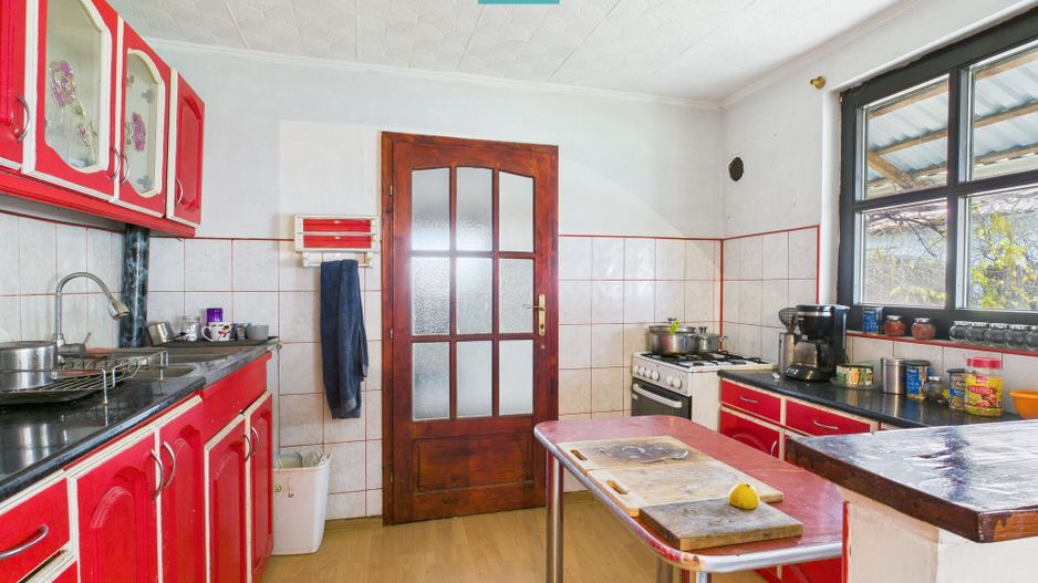 Casă cu 4 camere în Chișineu Criș - Poză 3