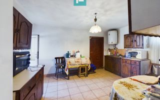 Casă cu teren generos de 2,880mp în Secusigiu - Poză 5