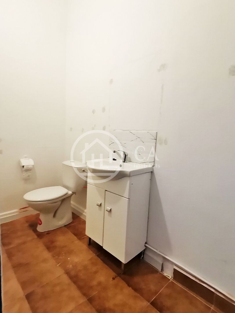 Proprietate mixta de vanzare apartament si spatiu comercial, Oradea - Poză 19