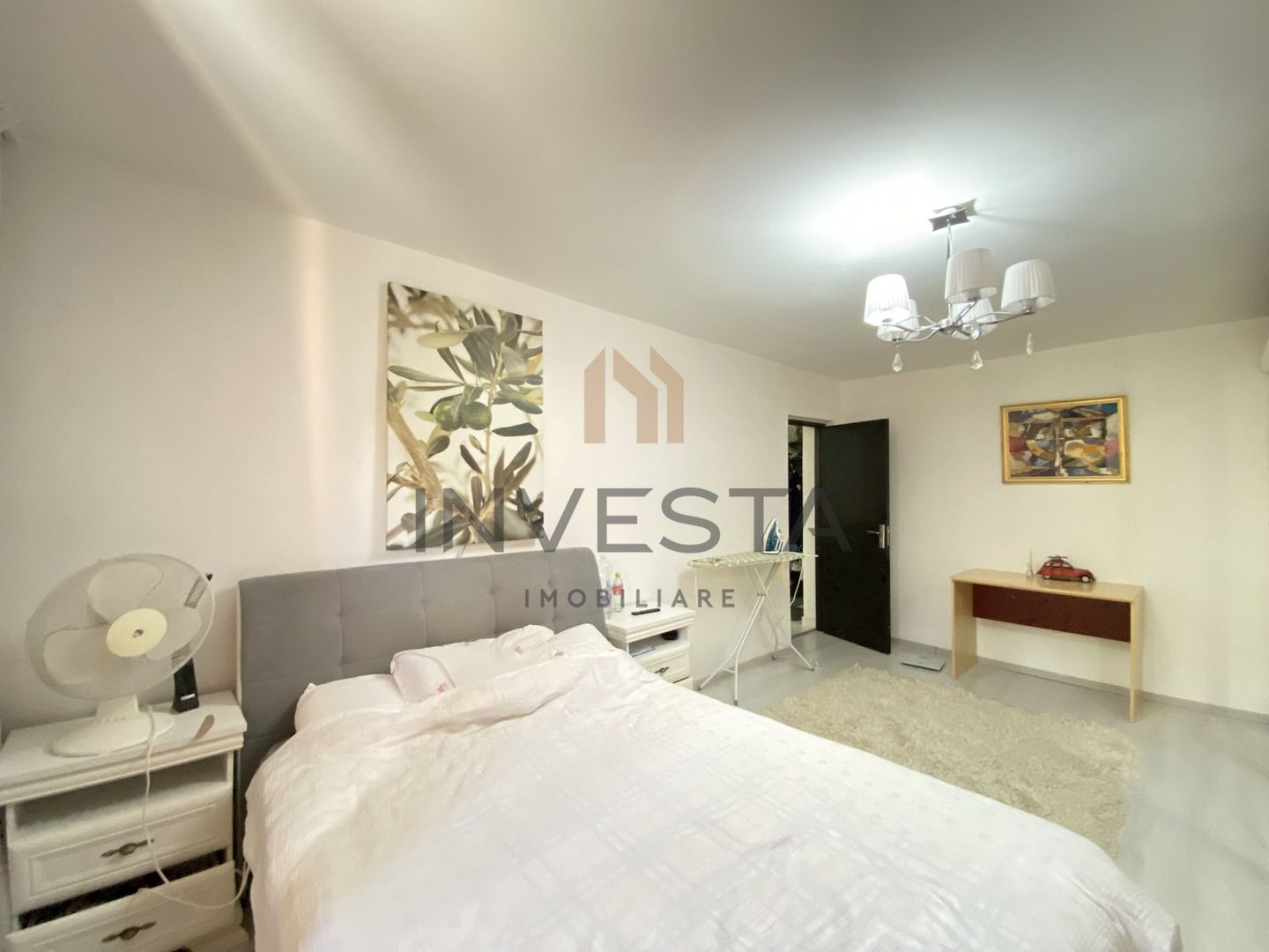 Apartament 3 camere decomandat cu balcon si parcare, zona Gruia - Poză 2