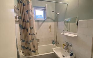 Apartament cu 3 camere si garaj, zona centrala. - Poză 4