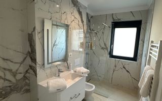 Apartment deosebit cu curte proprie si loc de parcare - Poză 10