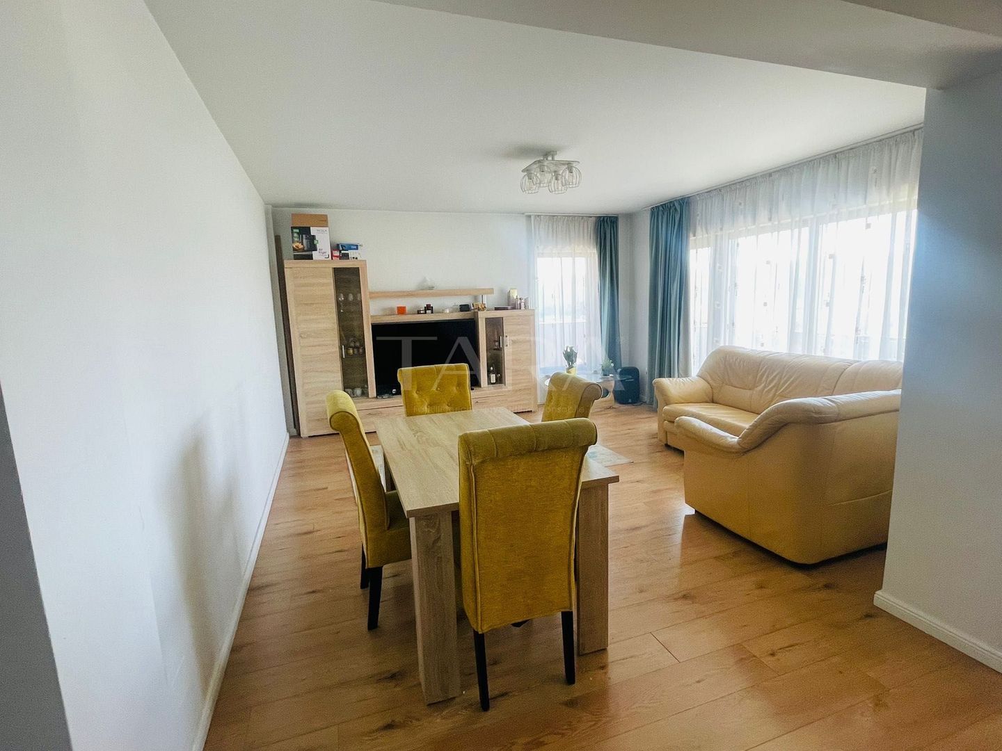 Apartament 3 camere, Donath Park – 76 mp - Poză 1