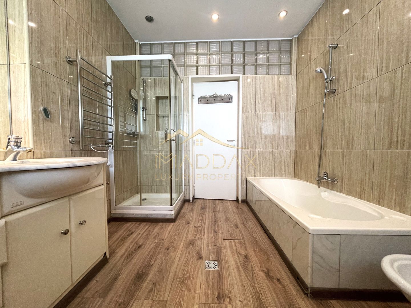 4 rooms ***203 SQM useful*** / 38 SQM terrace + garage / Primaverii - Poză 25