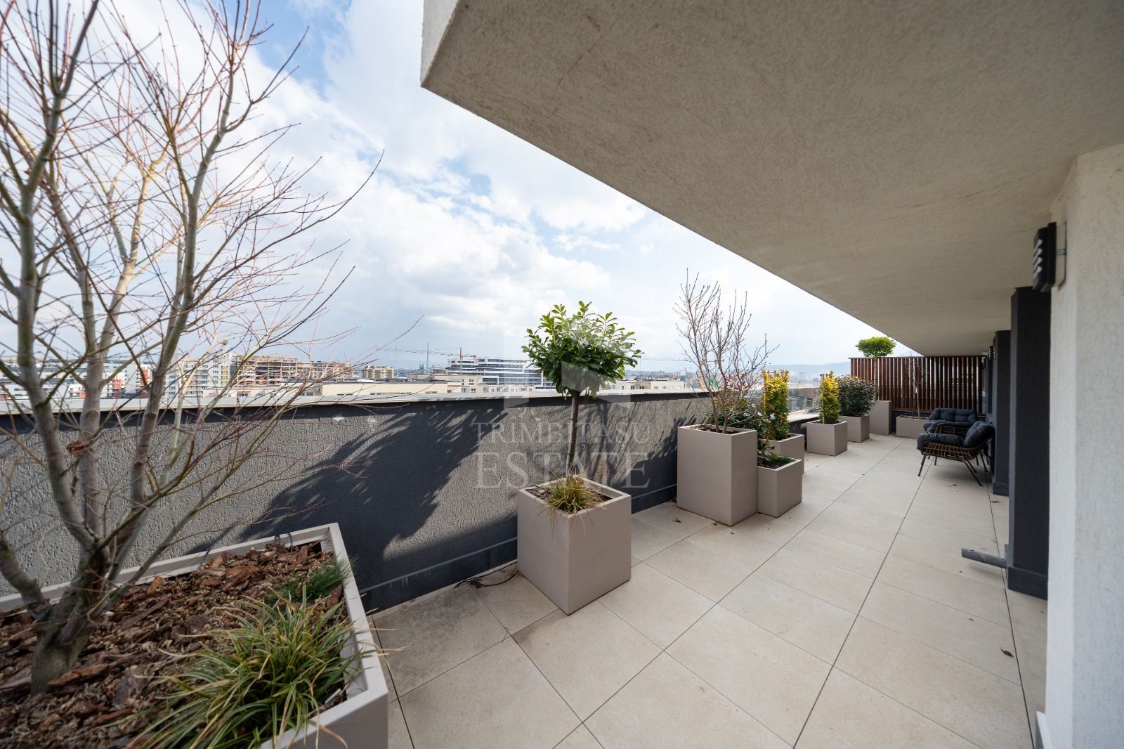 Coresi-Penthouse 3 camere +loc de parcare subteran 203mp - Poză 27
