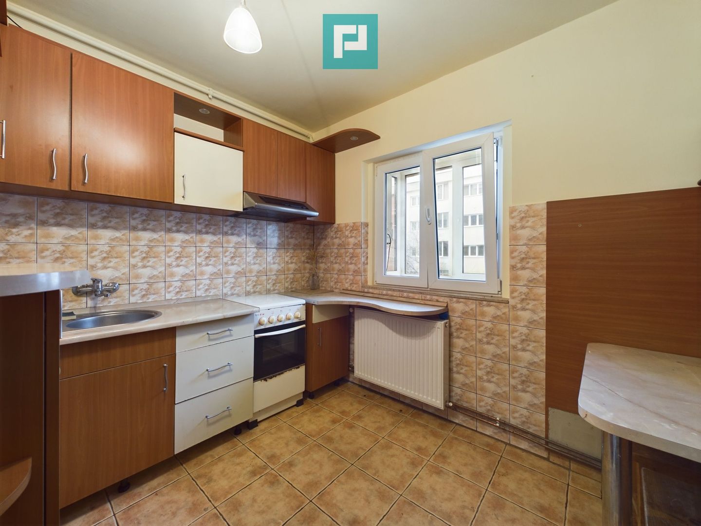 Apartament cu 3 camere în Zona 300 - Poză 4