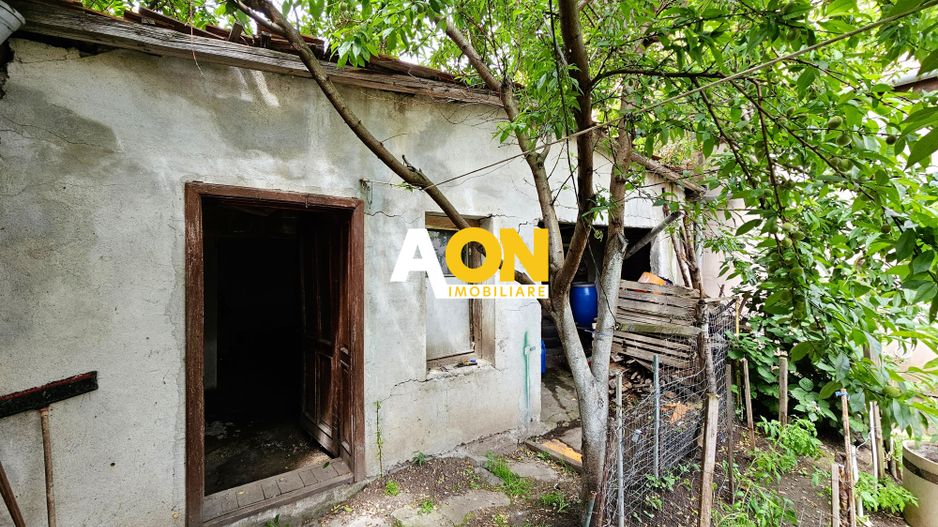 Casa veche, 5 camere, 287 mp teren, zona Prefectura. Necesita renovare - Poză 17