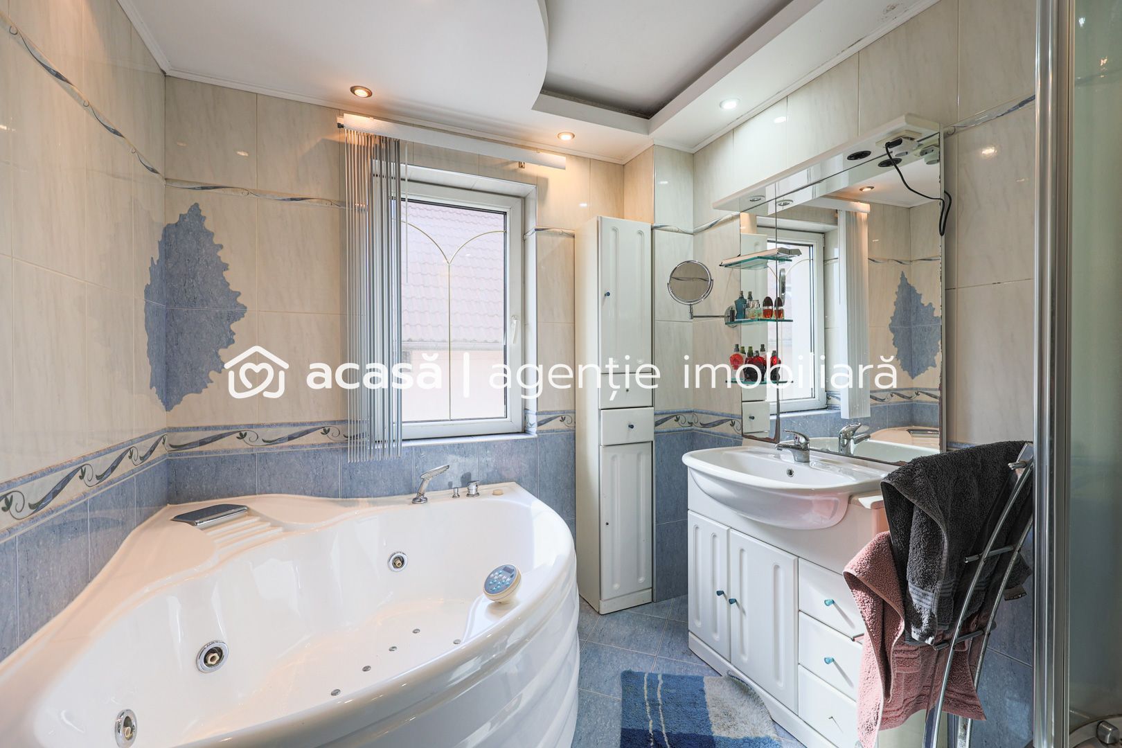 Vilă cu 6 camere în zona rezidențială - Poltura - Poză 6