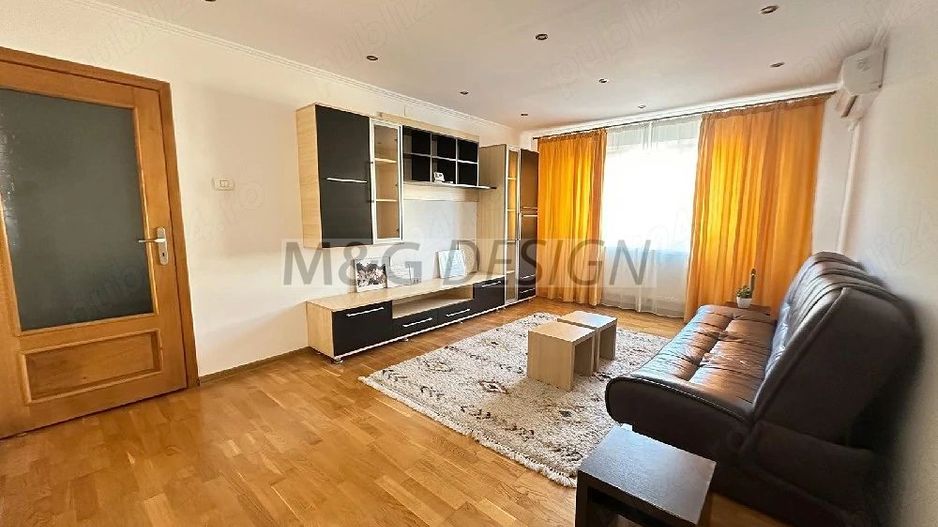 3 camere zona Lunei , 2 bai , centrala proprie - Poză 1