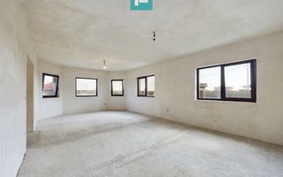 Casă la gri în Livada - Poză 5