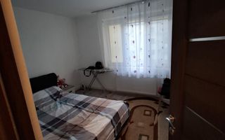 Apartament 3 camere/et 2/62 mp/ 70000E neg - Poză 4
