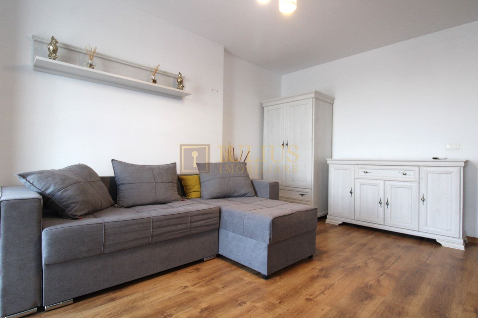 Complex URANUS PLAZA, zona Soarelui; rulouri electrice. - Poză 5