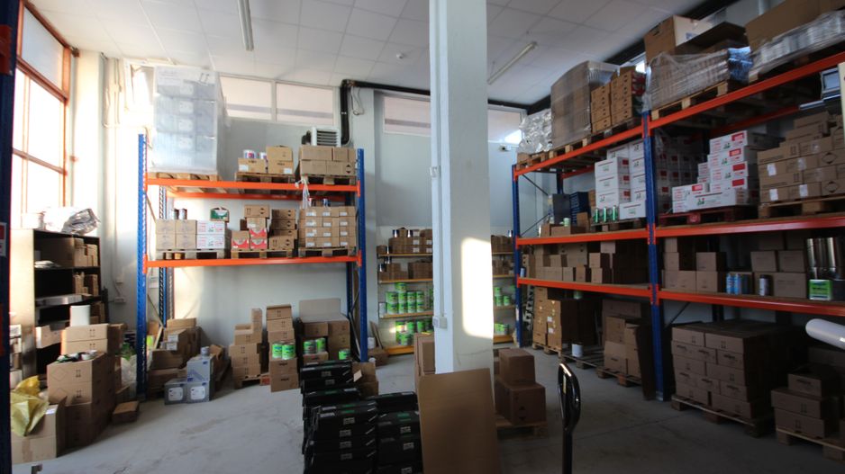 Casa cu destinatie mixta -servicii si comert + depozit+locuinta - Poză 7