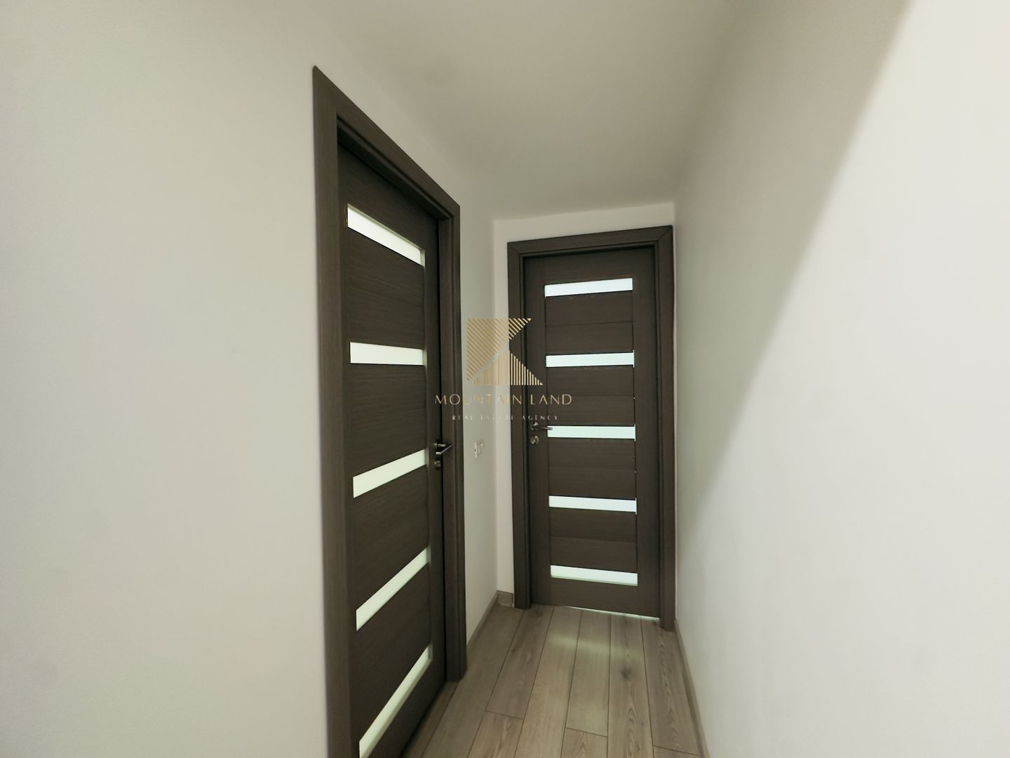 Garsonieră decomandată, complet renovată, etaj 1, zona Judetean - Poză 12