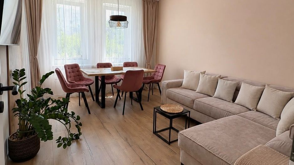 Apartament 62.7 mp utili, 2 bai, 2 balcoane si 2 locuri de parcare - Poză 2
