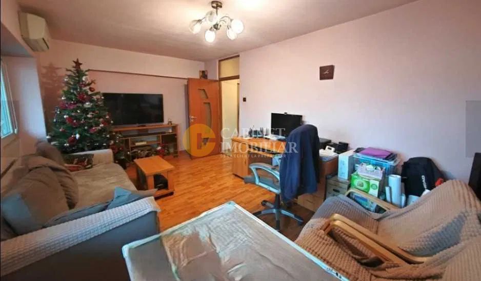 PACURARI - 3 CAMERE DECOMANDAT - ETAJ 2 - BLOC 1990 - Poză 2