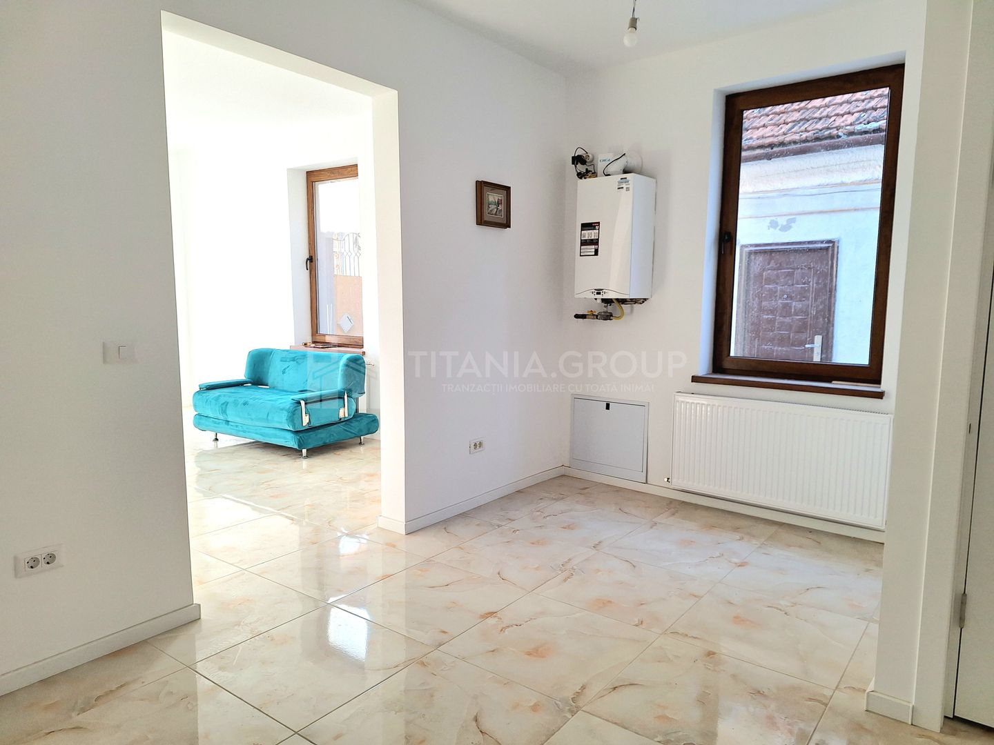 Spatiu birouri renovat modern central - Poză 2