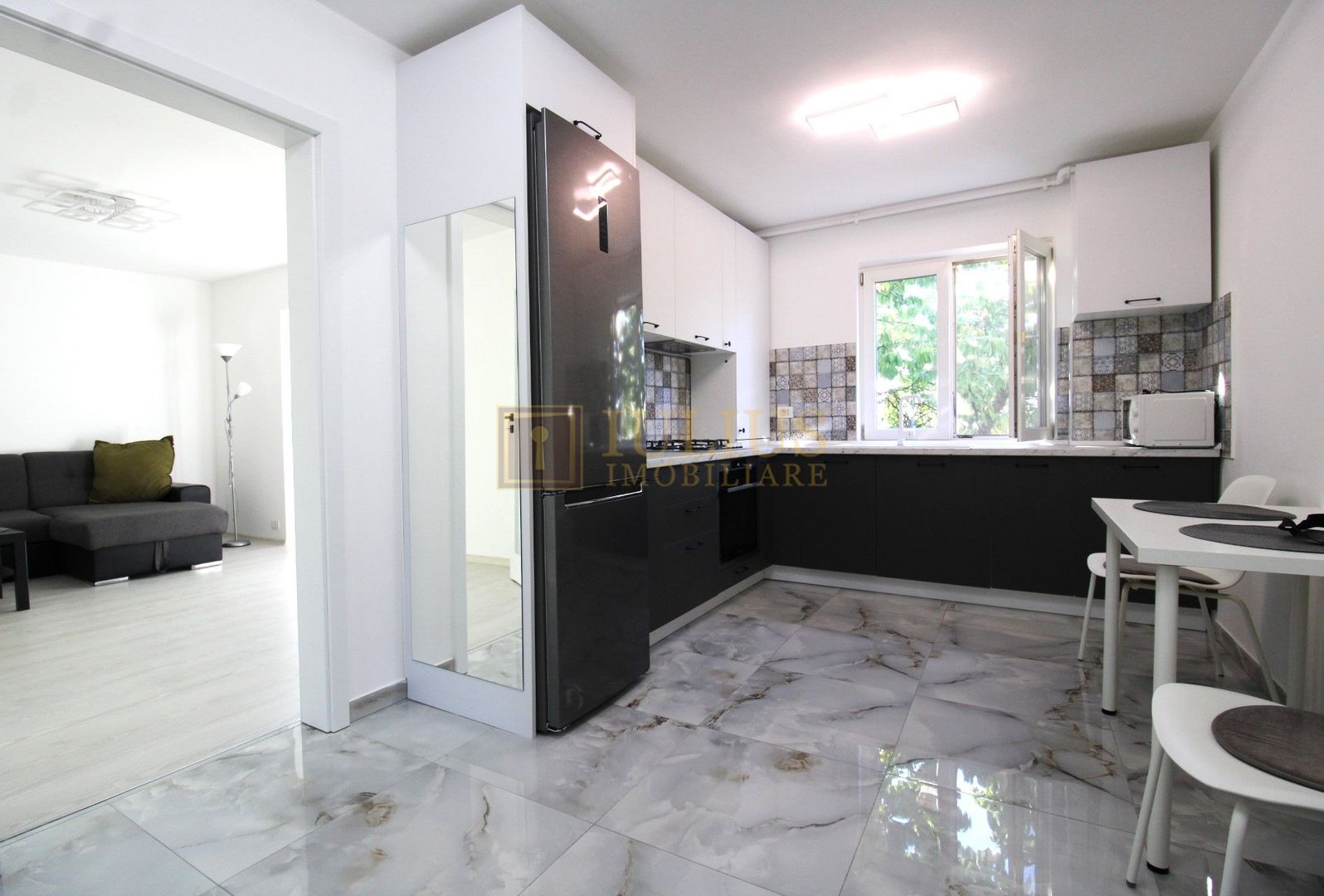 Apartament spatios, amenajat modern, dressing-Cetatii - Poză 1