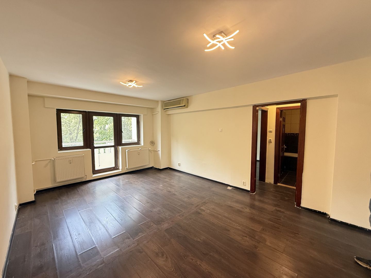 Vanzare apartament 4 camere Bld. Unirii - Fantani Bucuresti - Poză 1