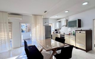 Apartament 2 camere de închiriat | zonă ultracentrală | loc de parcare inclus | - Poză 1