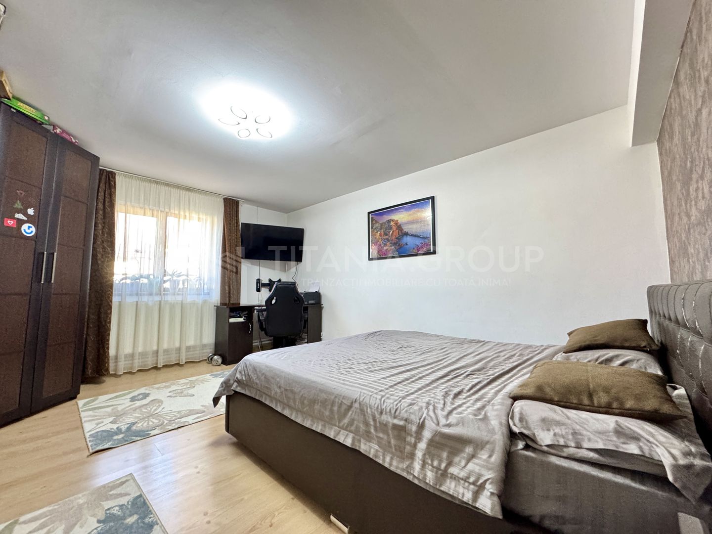 Se vinde “acasa”, 4 camere decomandate, panouri+baterii, teren 397mp,m - Poză 9