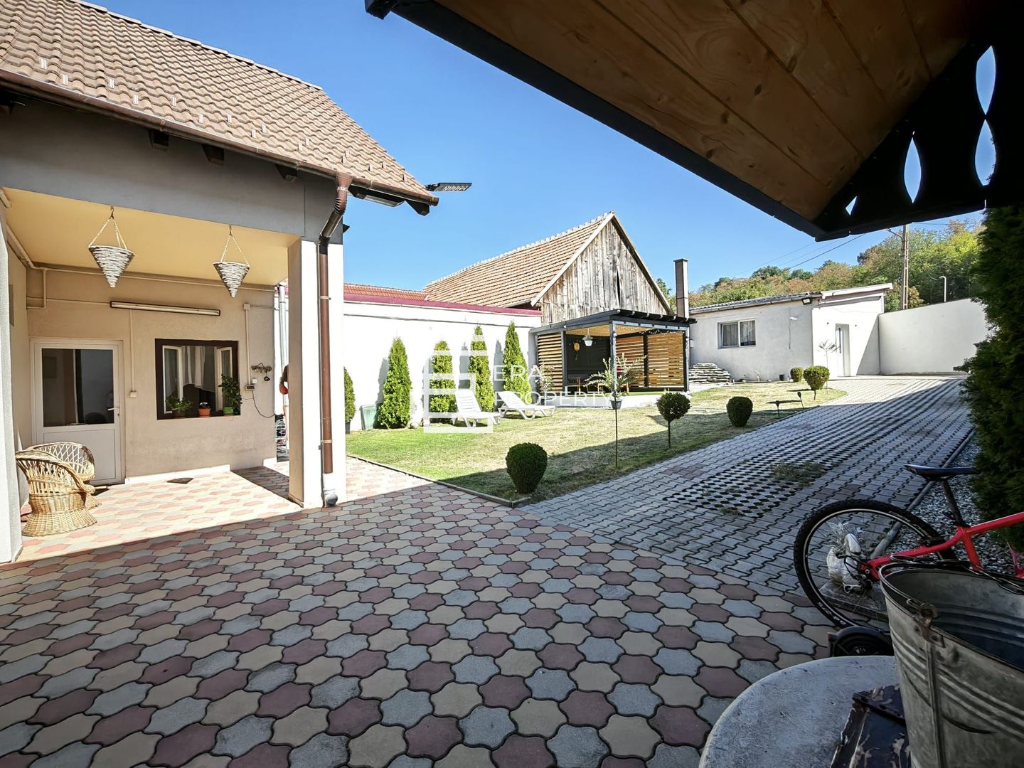 Casă individuală mobilata , teren 349 mp, pivnita - Mohu - Poză 1