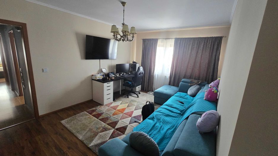 BRASADAS vinde ap 4 cam decomandat cu vedere deosebită - Poză 1