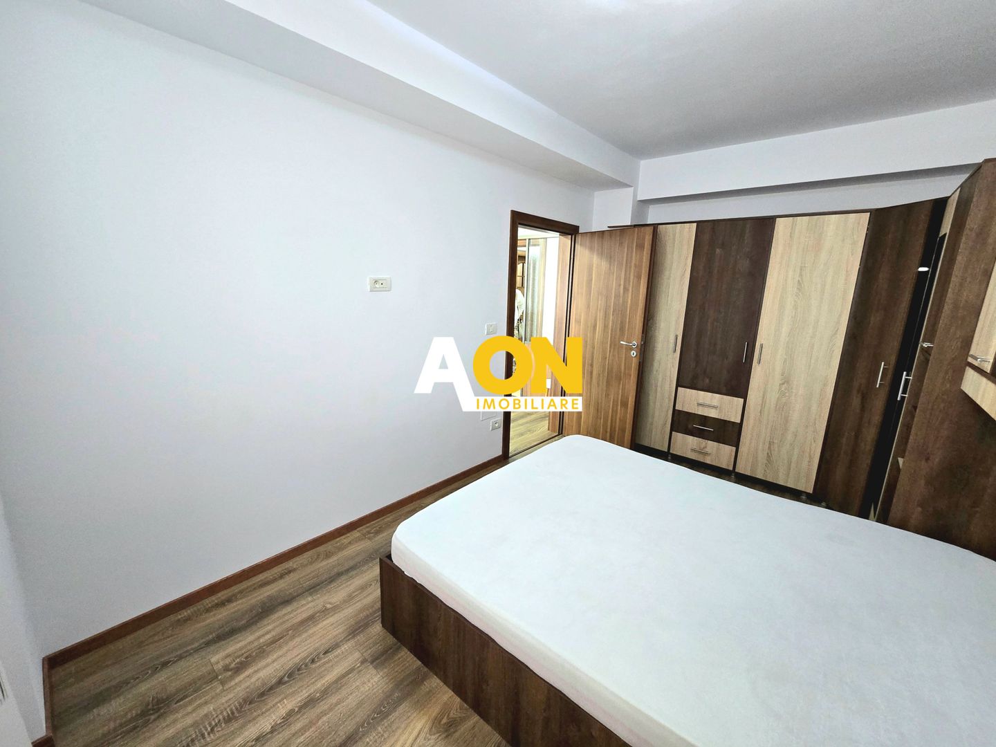 Apartament cu 3 Camere, Complet Mobilat, Bloc Nou, Zona Centru - Poză 5