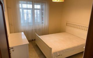 Inchiriere apartament  3 camere decomandat - Poză 4