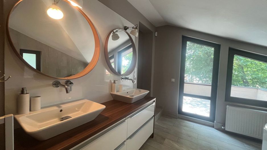 ANDRONACHE | Vila 4 Camere | Garaj | Curte Verde | Ciubar & BBQ - Poză 13