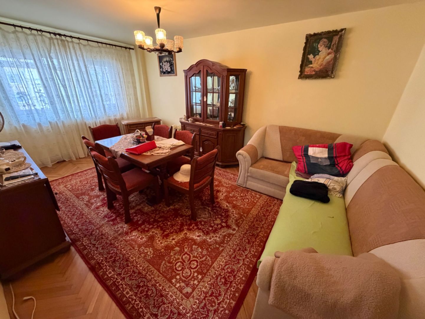 Apartament 3 camere, etaj 2 - Cugir - Poză 1