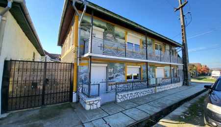 Casa in Avrig | 3 Dormitoare + Living si Bucatarie | Pivnita