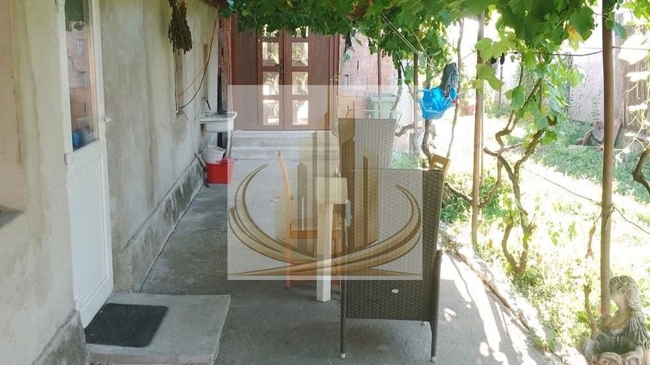 Casă individuala  + construcție nouă | Dudeștii Noi | Teren 1.300 mp - Poză 2