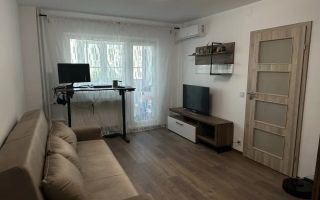 Apartament renovat complet  //  utilat  //  vedere panoramica - Poză 1