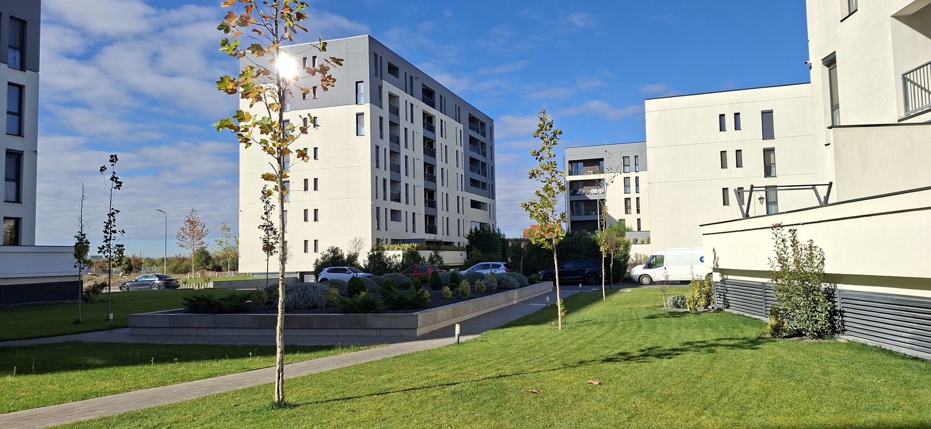 Apartament cu 2 camere si loc de parcare subteran - Poză 1