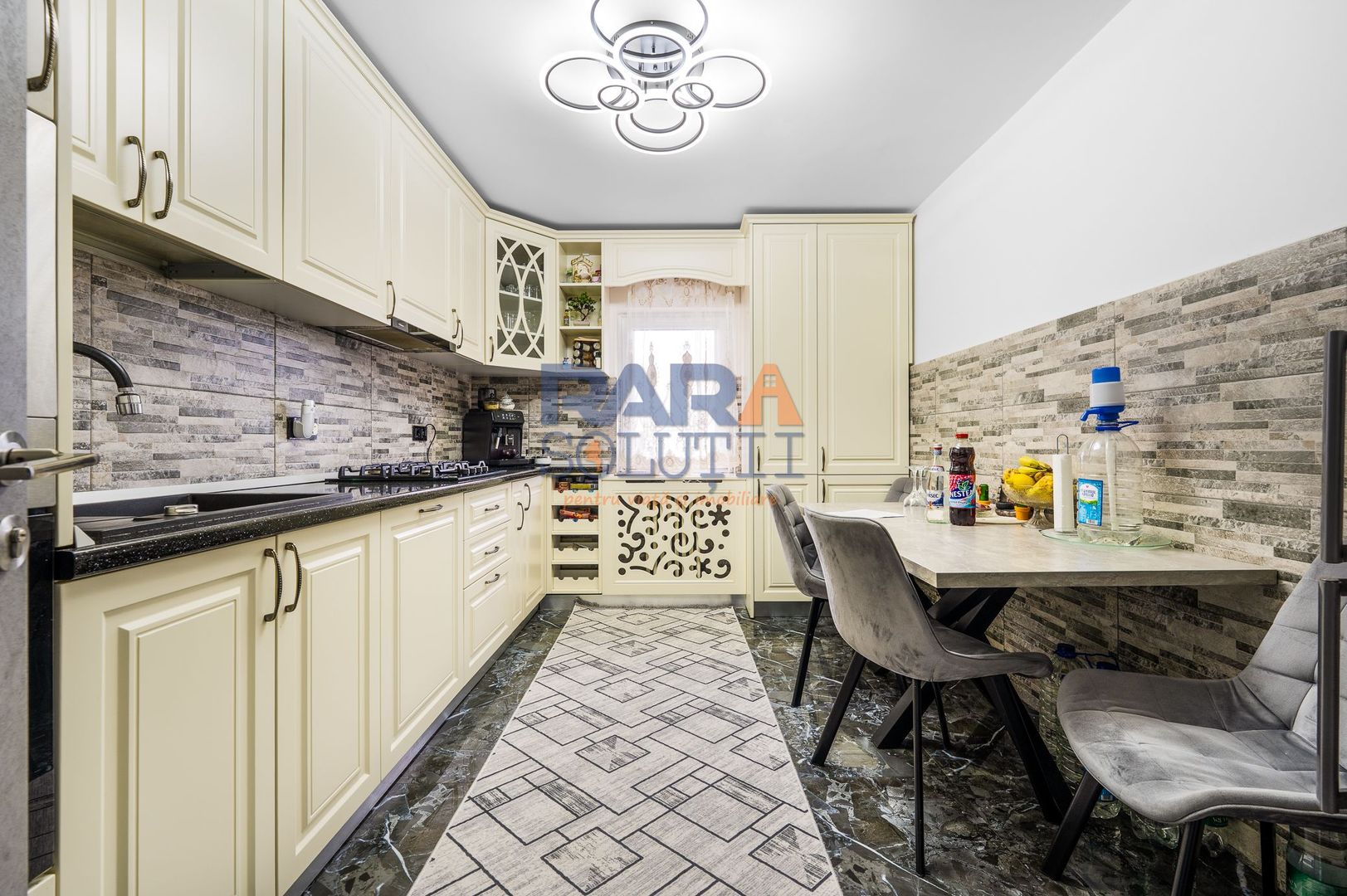 4 camere - renovat 2024, mobilat și utilat, la cheie - Poză 3