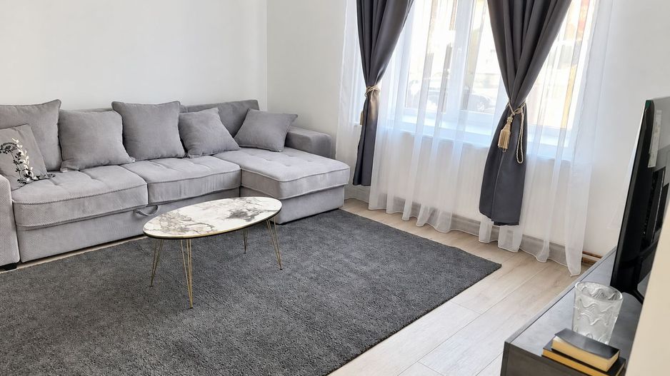 Apartament de închiriat -Ultracentral - Poză 1