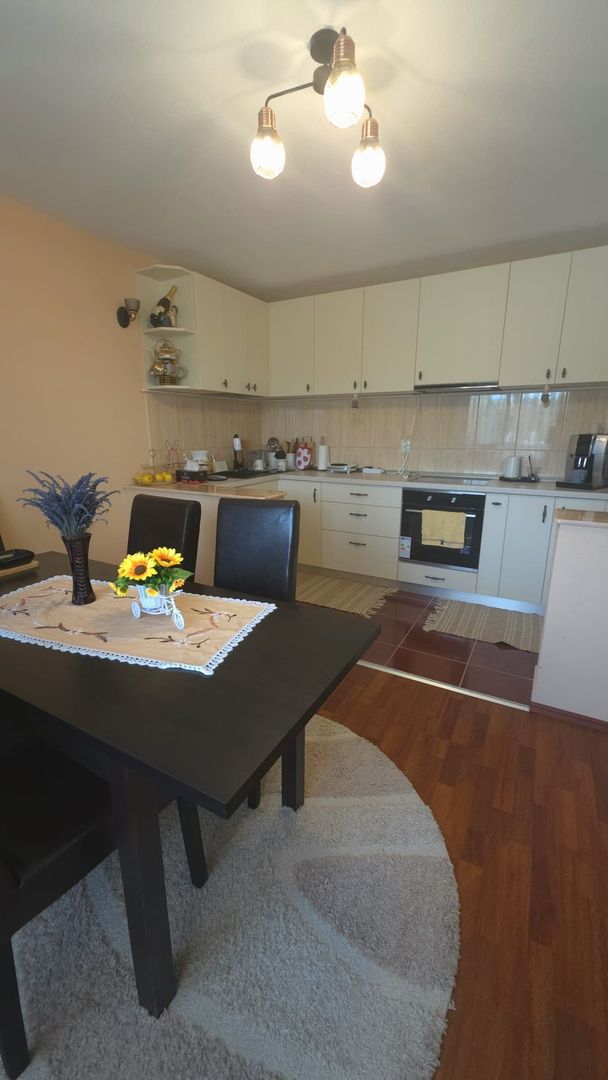 Casa langa Blue Sky cu panouri solare, garaj si terasa mare - Poză 3