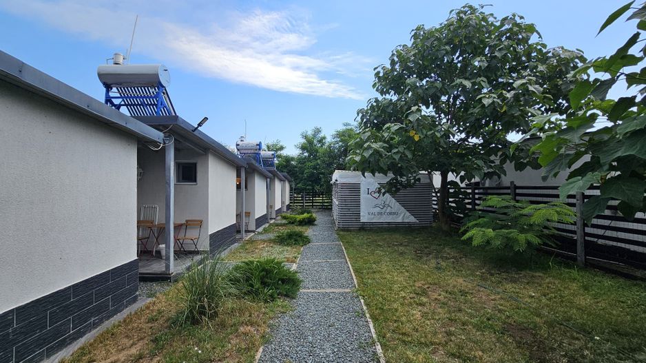 Complex de 7 bungalouri de vanzare în Corbu la 300 m distanta de mare - Poză 1