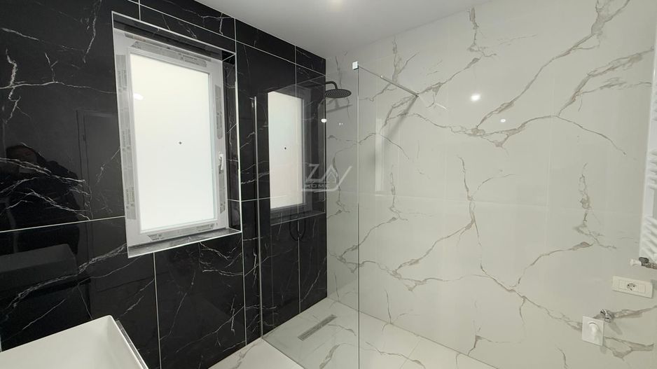 Decomandat. Spatios. Loc de parcare. - Poză 5