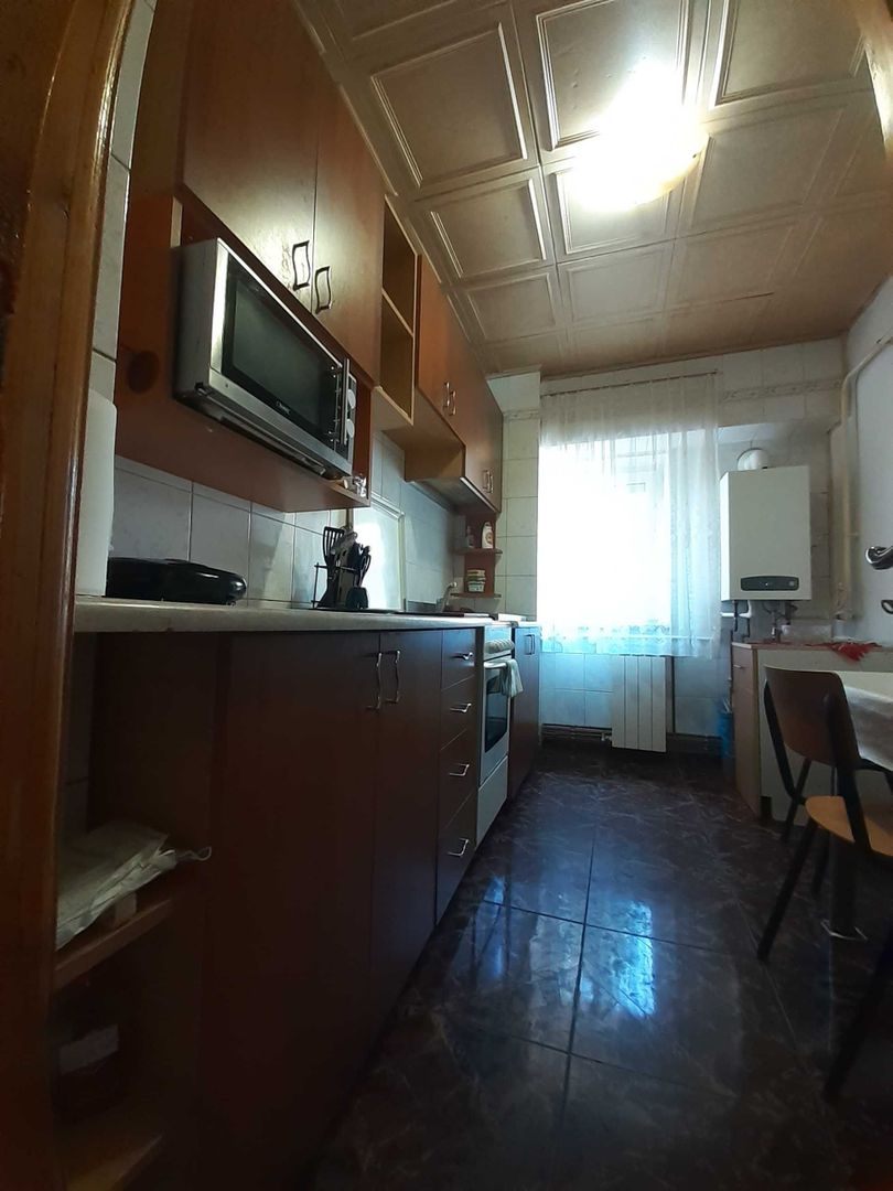 Apartament 2 camere-Dec.- etaj 3-360euro-Nicolina - Poză 3