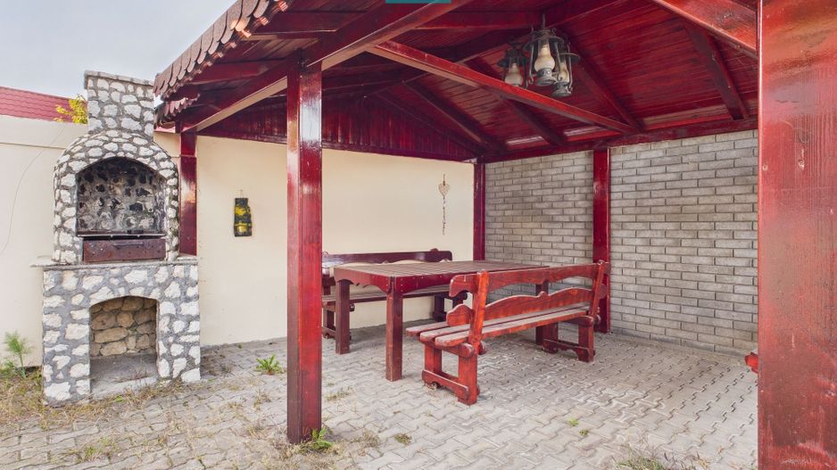 Casă spațioasă cu 4 camere în Vladimirescu - Poză 19