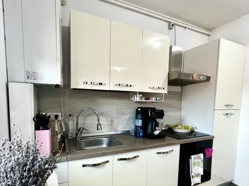 Apartament cu 3 camere, et 1, loc de parcare și spațiu de agrement, zona Lipovei - Poză 4