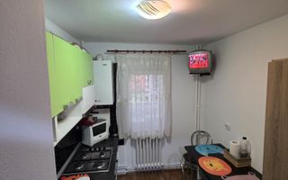 Apartament 2 camere, decomandat, Cantă-Păcurari, la bulevard, parter înalt - Poză 6