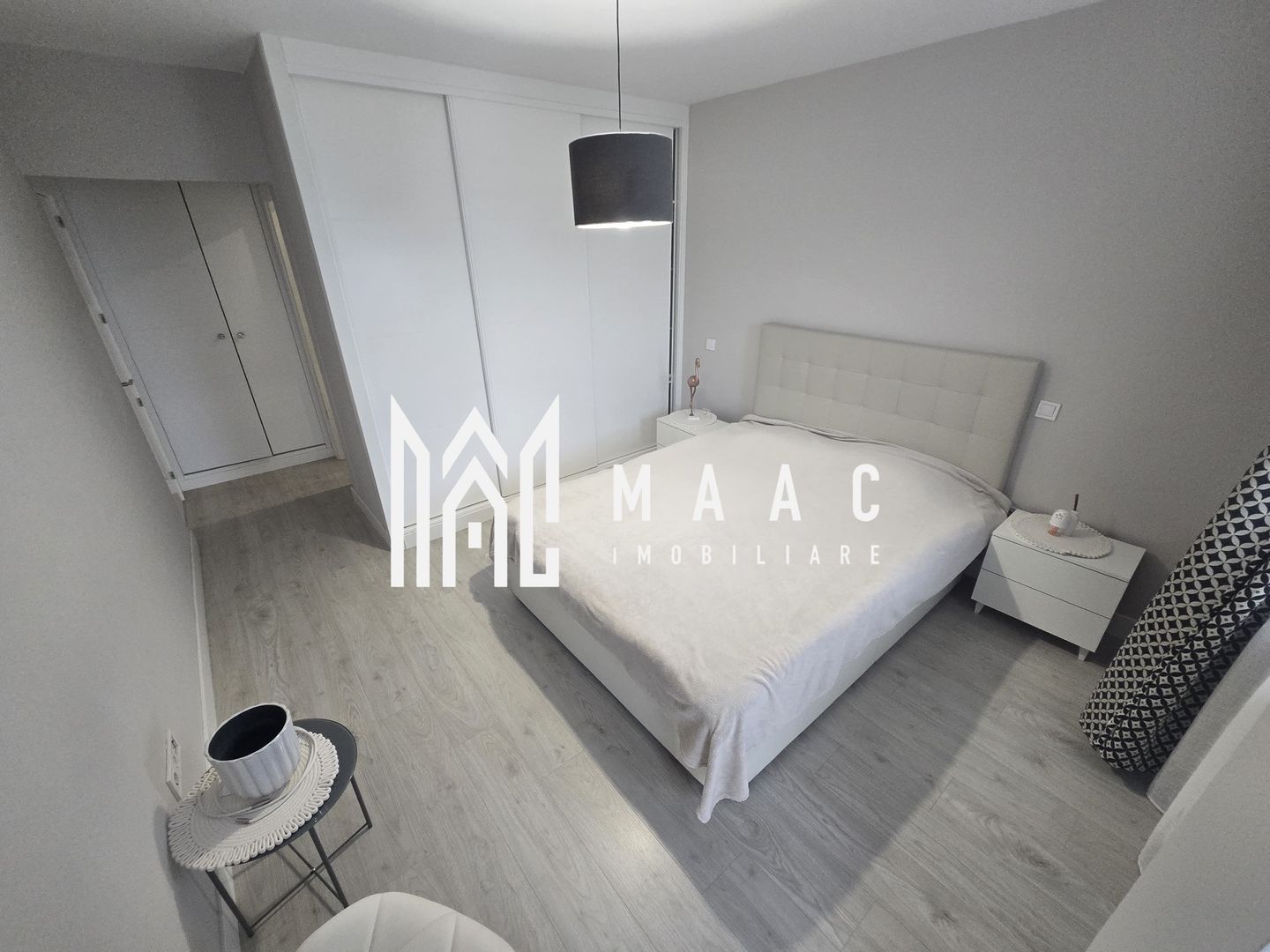 Apartament 3 camere 2 bai 2 balcoane loc de parcare subteran zona Turnisor - Poză 8